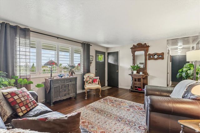 372 E 3250 N, North Ogden, UT 84414