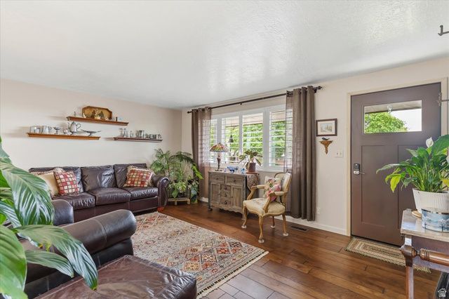 372 E 3250 N, North Ogden, UT 84414