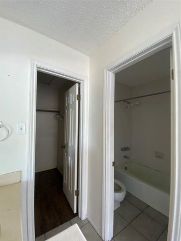 7808 Topawa CV B, Austin, TX 78729