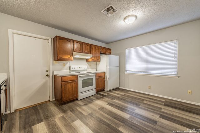 5011 thomas paine, Kirby, TX 78219