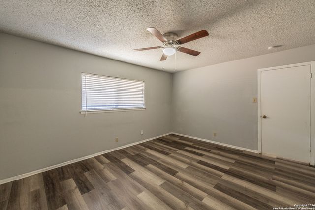 5011 thomas paine, Kirby, TX 78219