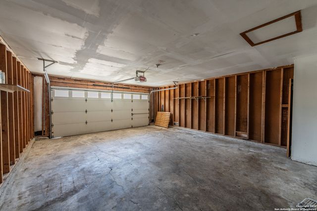 5011 thomas paine, Kirby, TX 78219