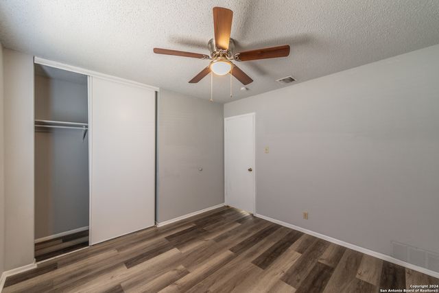 5011 thomas paine, Kirby, TX 78219