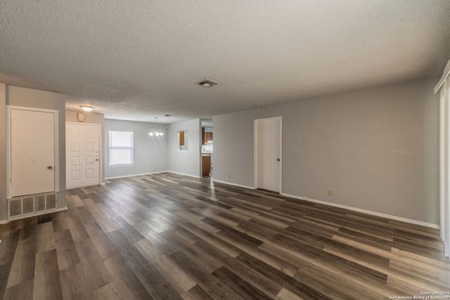 5011 thomas paine, Kirby, TX 78219