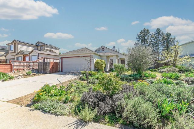 166 Placer Dr, Jackson, CA 95642