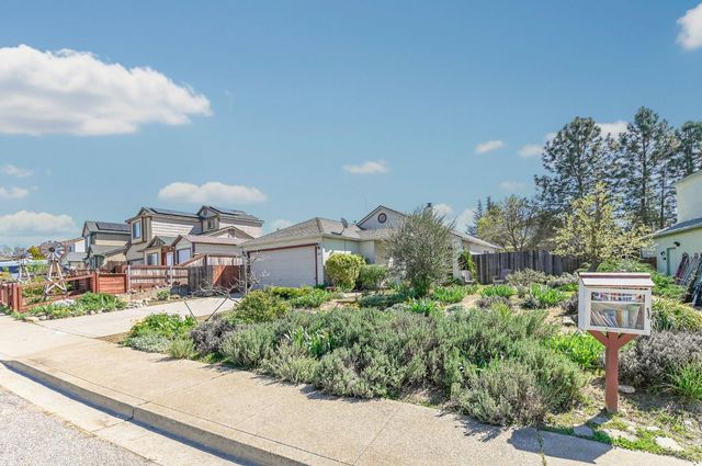 166 Placer Dr, Jackson, CA 95642