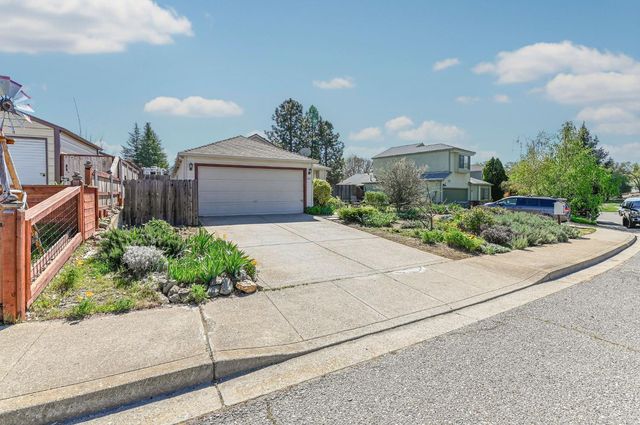 166 Placer Dr, Jackson, CA 95642