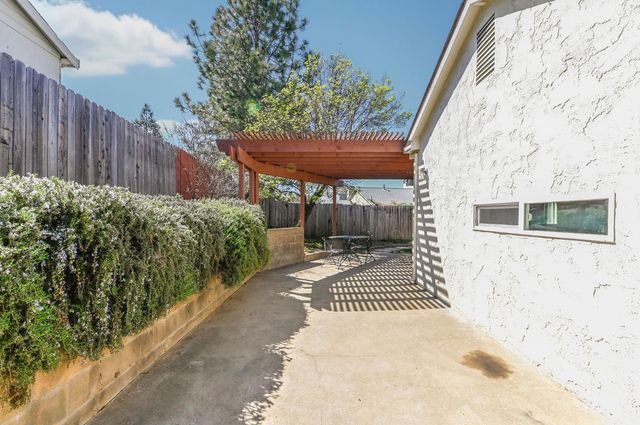 166 Placer Dr, Jackson, CA 95642