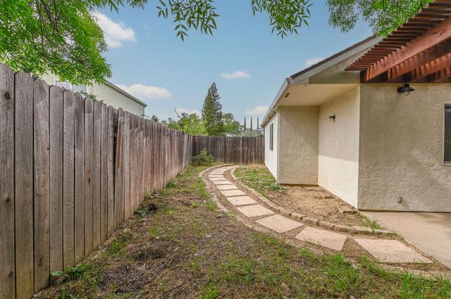 166 Placer Dr, Jackson, CA 95642