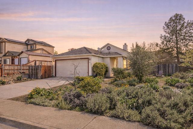 166 Placer Dr, Jackson, CA 95642