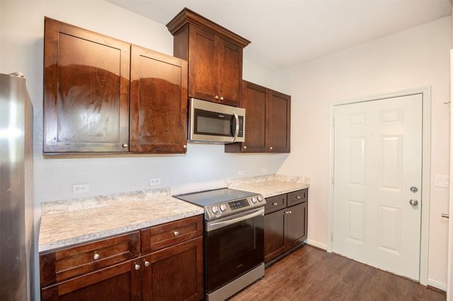 2016 Avenue H, Dickinson, TX 77539