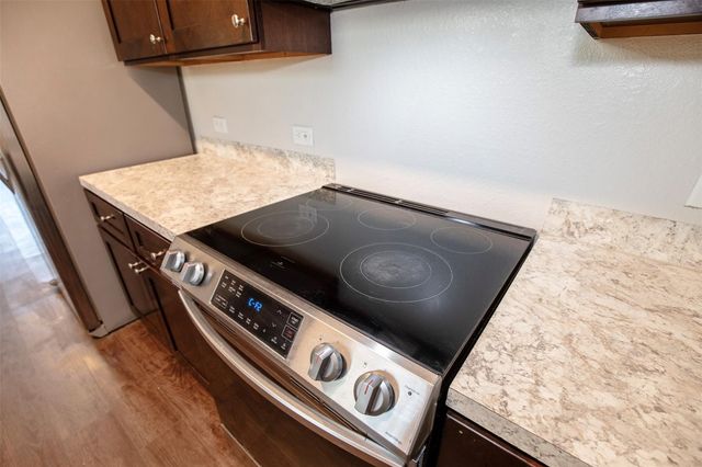 2016 Avenue H, Dickinson, TX 77539