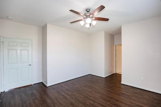 2016 Avenue H, Dickinson, TX 77539