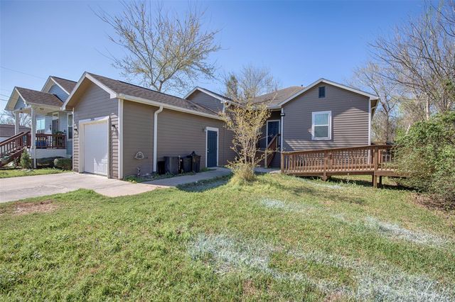 2016 Avenue H, Dickinson, TX 77539