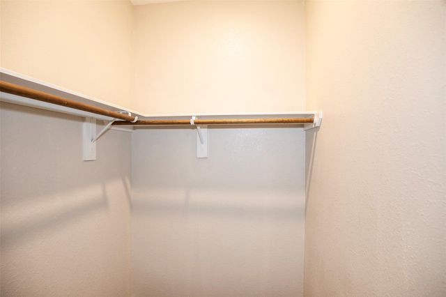 2016 Avenue H, Dickinson, TX 77539