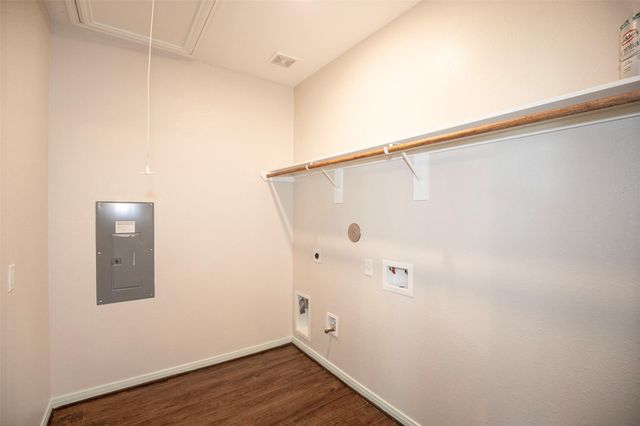 2016 Avenue H, Dickinson, TX 77539