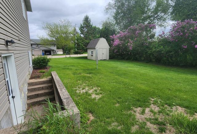 106 Niehoff Drive, Fall River, WI 53932