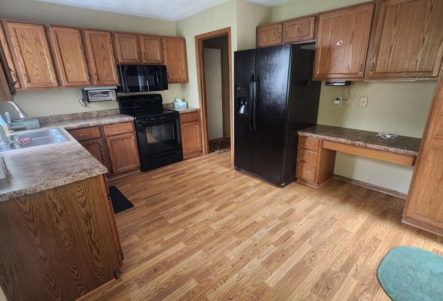 106 Niehoff Drive, Fall River, WI 53932