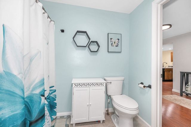 20 Chandler Dr 20, Atkinson, NH 03811