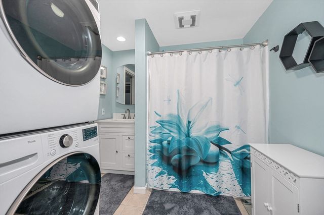 20 Chandler Dr 20, Atkinson, NH 03811