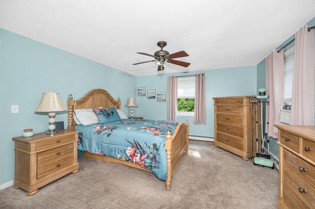 20 Chandler Dr 20, Atkinson, NH 03811