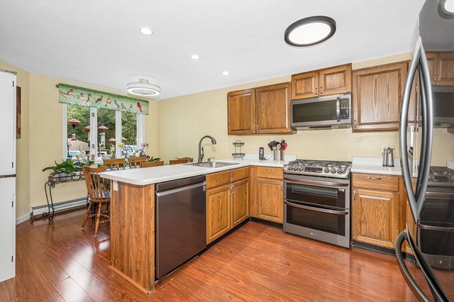 20 Chandler Dr 20, Atkinson, NH 03811