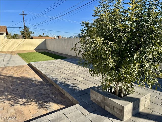 3138 Gaucho Drive, Las Vegas, NV 89169