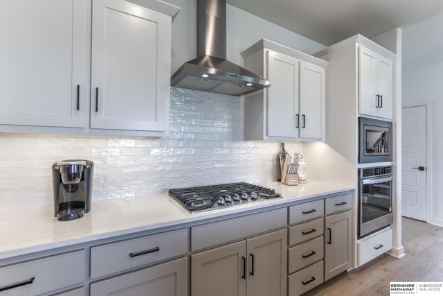 10256 Freeboard Drive, Papillion, NE 68046