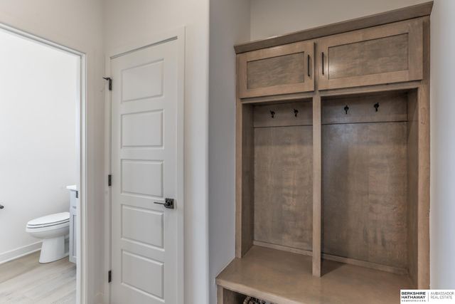 10256 Freeboard Drive, Papillion, NE 68046