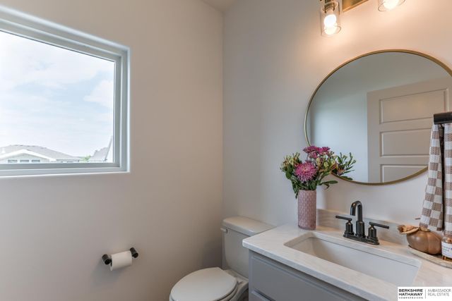 10256 Freeboard Drive, Papillion, NE 68046