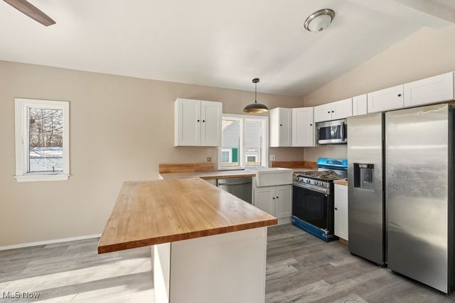 248 E Catawba Avenue, Akron, OH 44301