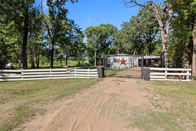 335 Running Brook Road, Mabank, TX 75156