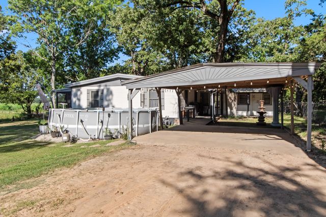 335 Running Brook Road, Mabank, TX 75156