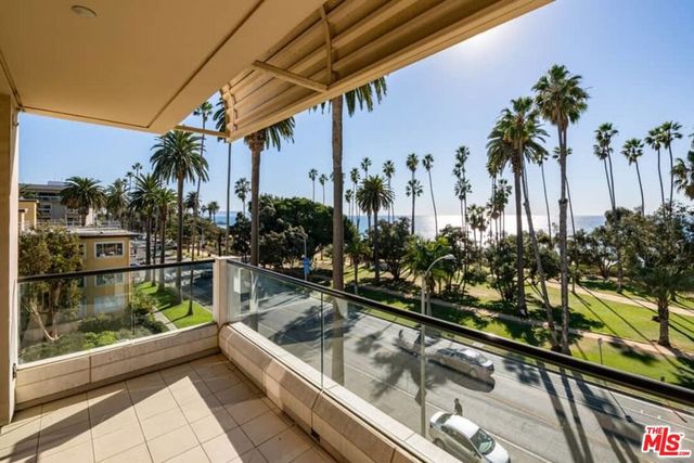 701 Ocean Avenue PHD, Santa Monica, CA 90402