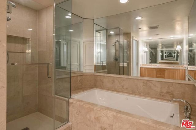 701 Ocean Avenue PHD, Santa Monica, CA 90402