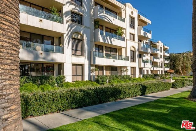 701 Ocean Avenue PHD, Santa Monica, CA 90402