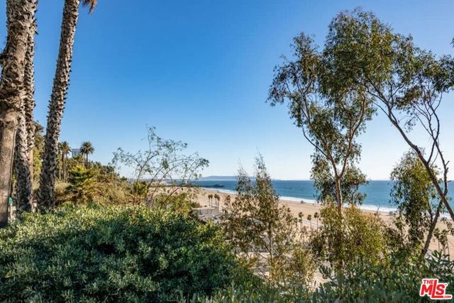 701 Ocean Avenue PHD, Santa Monica, CA 90402