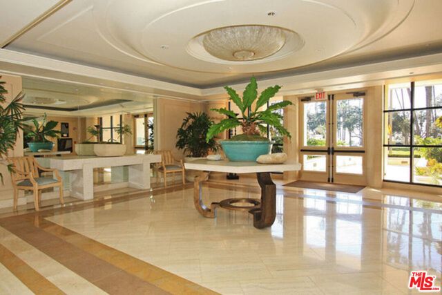 701 Ocean Avenue PHD, Santa Monica, CA 90402