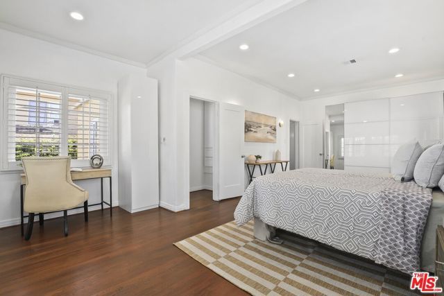 5761 W Olympic Boulevard, Los Angeles, CA 90036