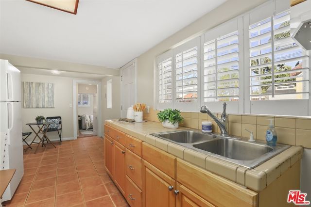 5761 W Olympic Boulevard, Los Angeles, CA 90036