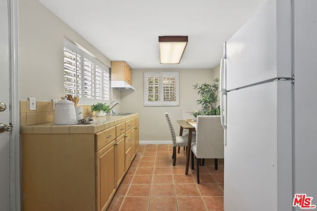 5761 W Olympic Boulevard, Los Angeles, CA 90036