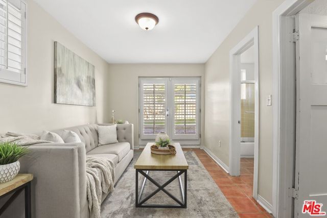 5761 W Olympic Boulevard, Los Angeles, CA 90036