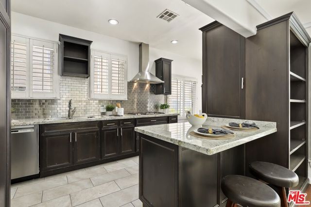 5761 W Olympic Boulevard, Los Angeles, CA 90036