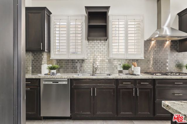 5761 W Olympic Boulevard, Los Angeles, CA 90036