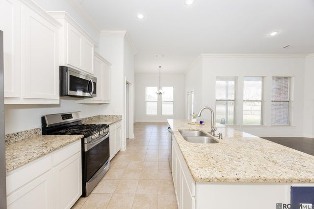 6358 Union Dr, Addis, LA 70710