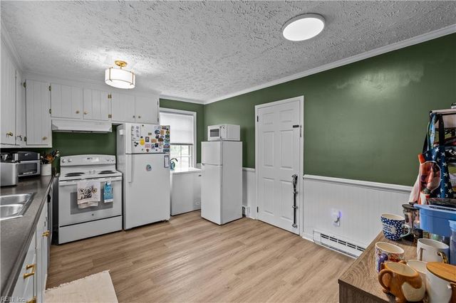 14 Myrtle ST, Hampton, VA 23669