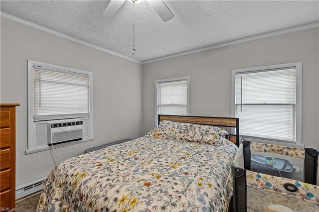 14 Myrtle ST, Hampton, VA 23669