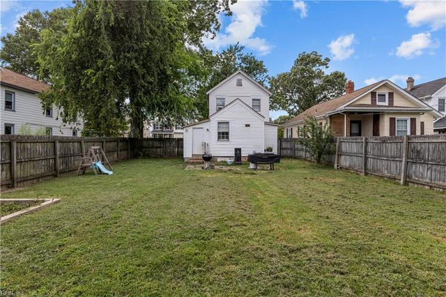 14 Myrtle ST, Hampton, VA 23669