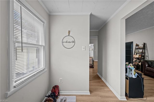 14 Myrtle ST, Hampton, VA 23669