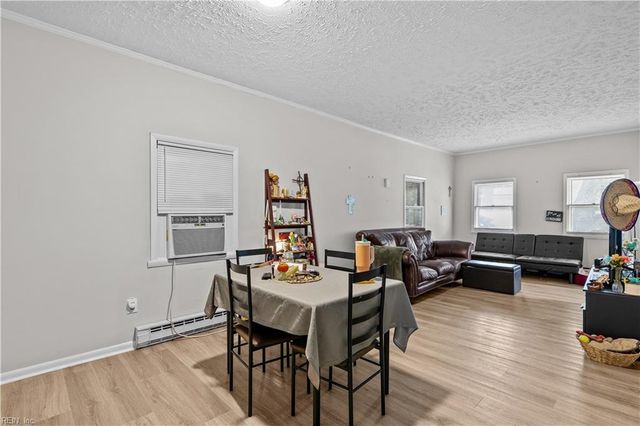 14 Myrtle ST, Hampton, VA 23669